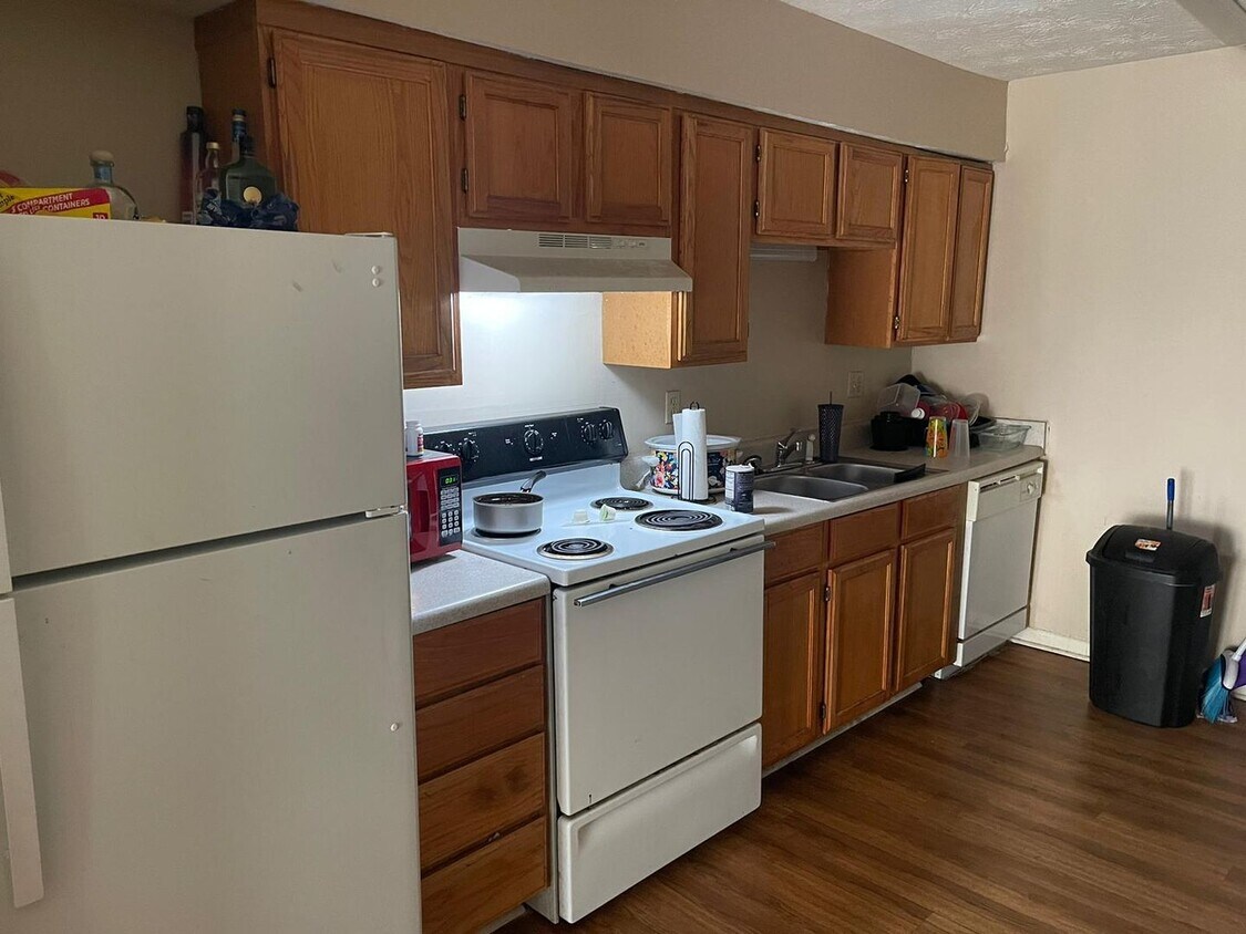 Primary Photo - Modern 2-Bed, 1-Bath Oasis with Central Ai...