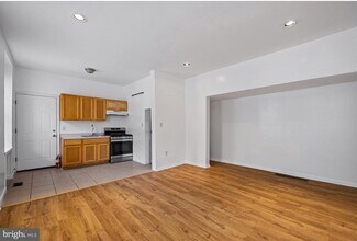 Building Photo - 3800 Spring Garden St