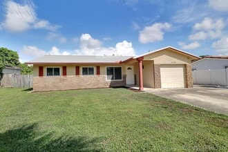 Building Photo - 2233 NW 3rd Ave
