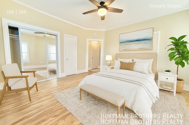 Building Photo - 1022 N Berendo St