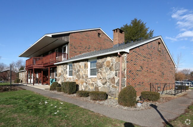 Foto del edificio - Meadowbrook Apartments