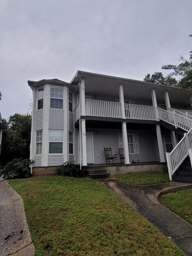 Primary Photo - 1500 E Johnson Ave