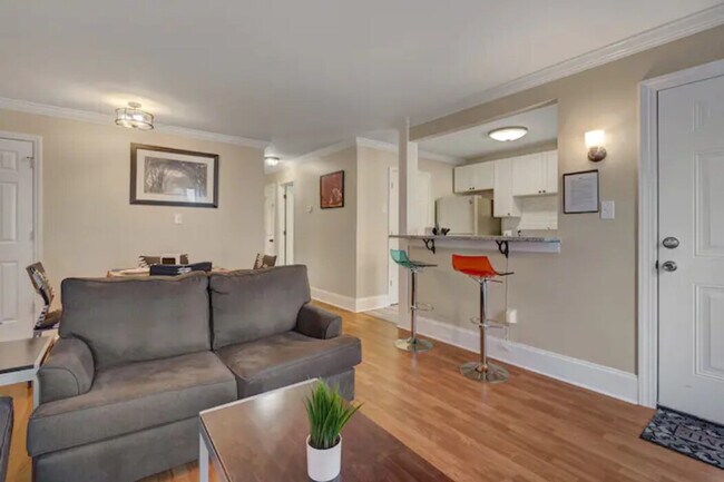 Foto del edificio - 2201 1/2 Summit Street-SI ID1388443P