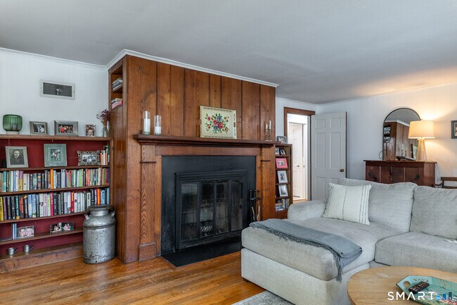 Foto del edificio - 255 Woodbury Rd
