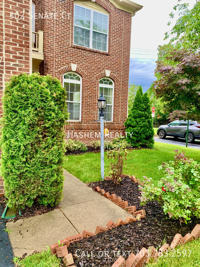 Building Photo - Gorgeous 4 Bedroom 3.5 Bath Home in Sought...