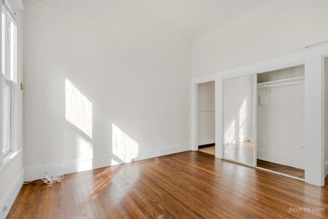 Building Photo - 839 Divisadero St