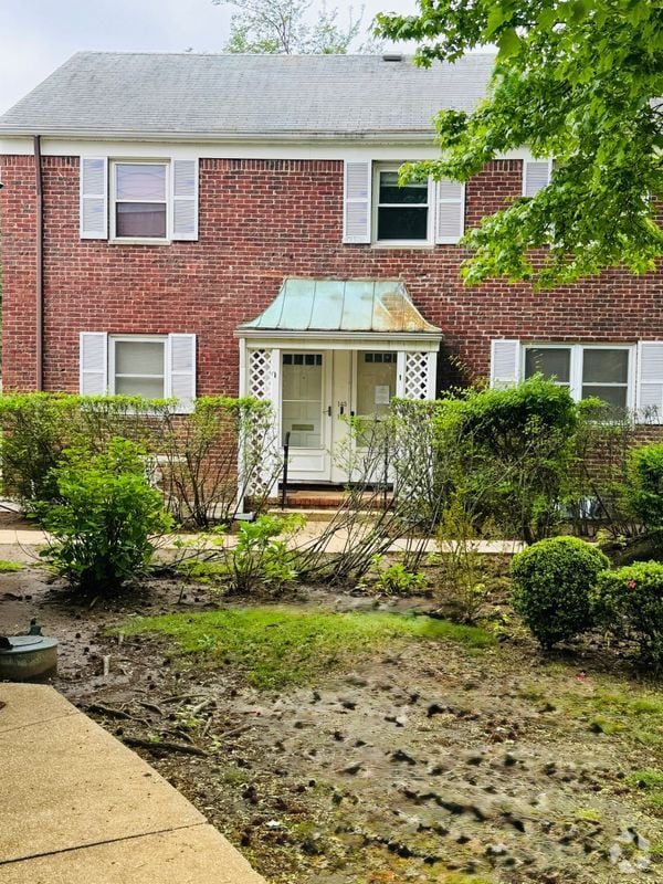 Building Photo - 146 Manor Dr