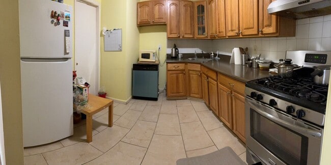 Building Photo - 248 College Dr
