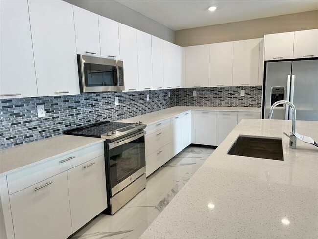 Building Photo - 8348 NW 43rd St