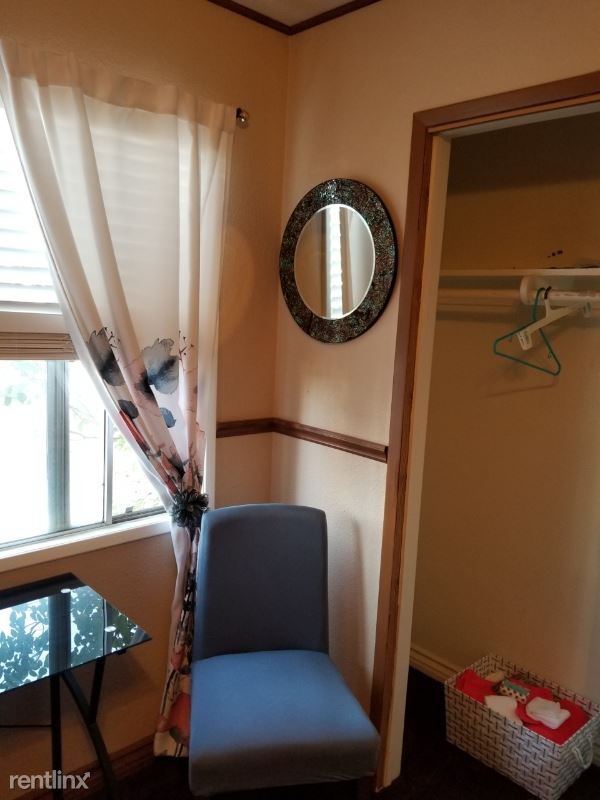 Building Photo - 9320 Willowgrove Ave