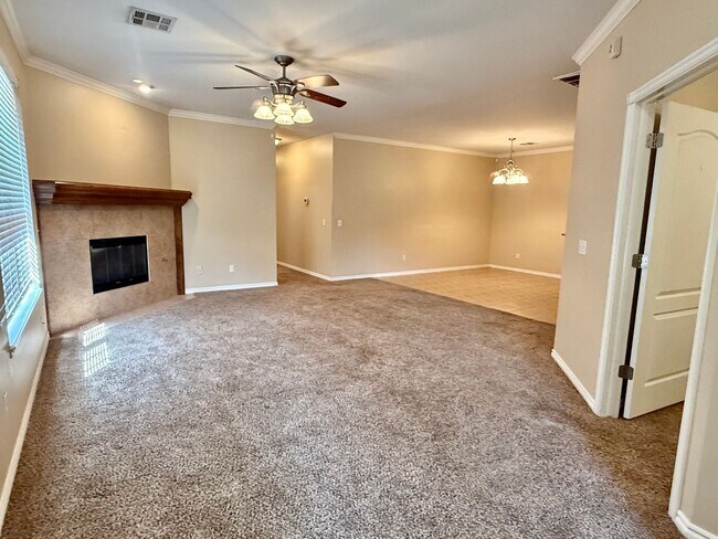 Foto del edificio - Cute 3 Bed Duplex In Yukon