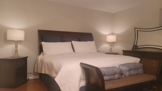 Master Bedroom - 2606 S Arlington Mill Dr