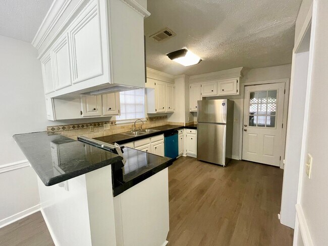 Building Photo - 176 Bellegrove Cir
