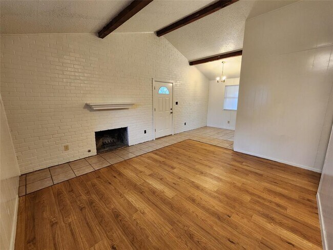 Foto del edificio - 6909 Cooper Ln