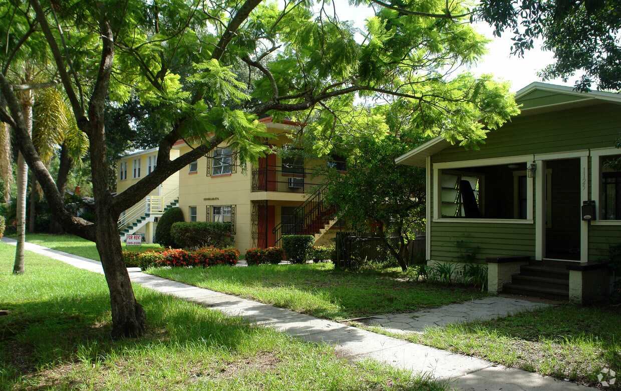 Building Photo - 1135 Highland St N