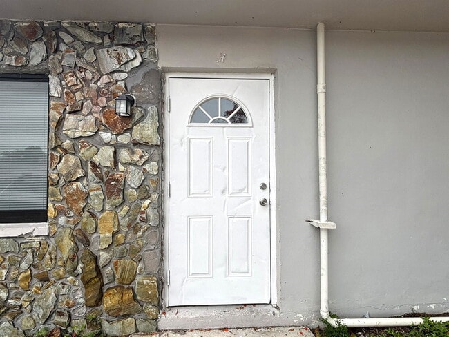 Building Photo - 7635 SW 10th St