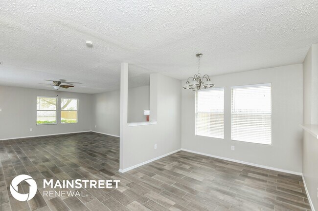 Building Photo - 6051 Guilia Dr