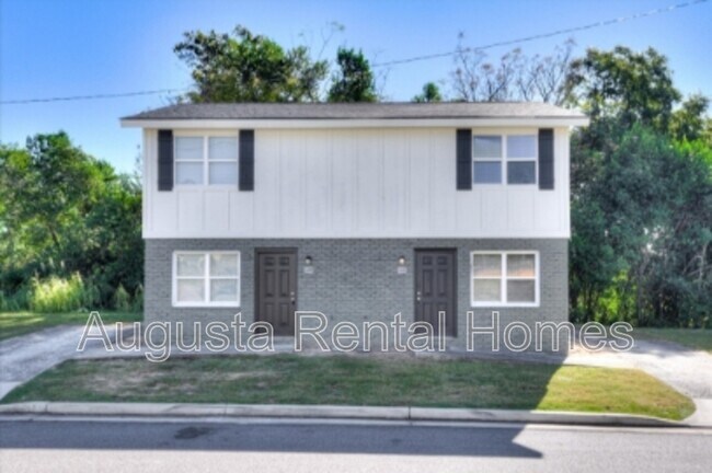 Building Photo - 2511 Cascade Dr