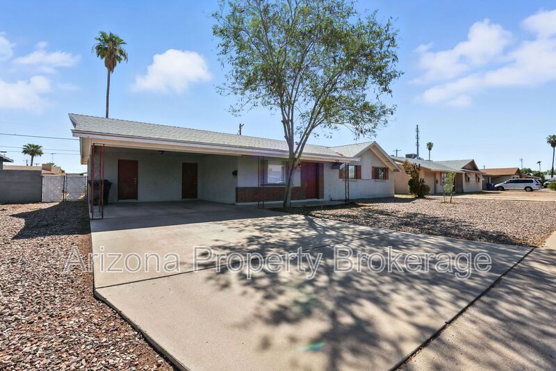 Primary Photo - 429 N Saguaro