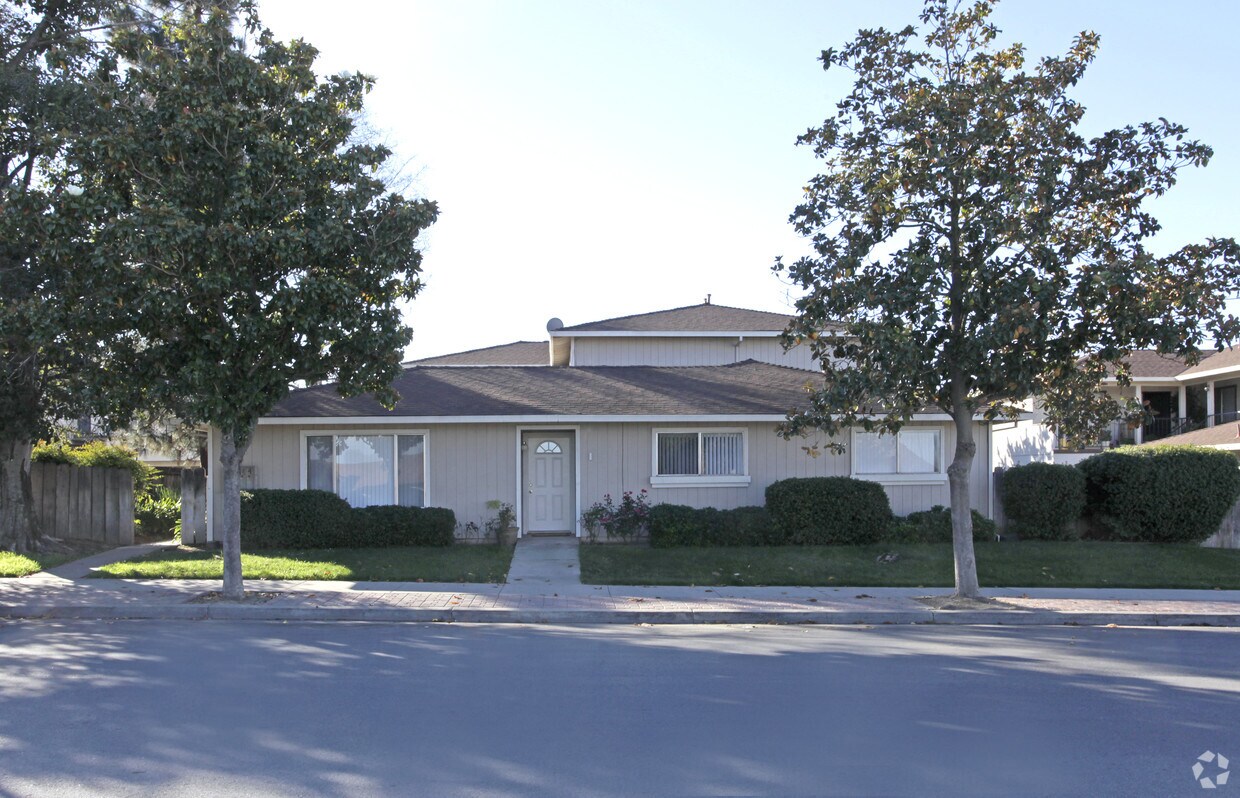 Foto del edificio - 1491 Sunnyslope Rd