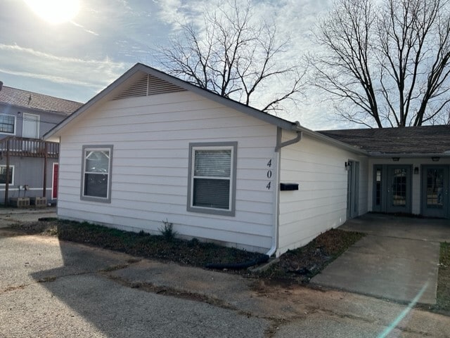 Photo - 424 SE G St Apartment