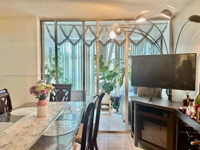 Foto del edificio - 9450 Live Oak Pl