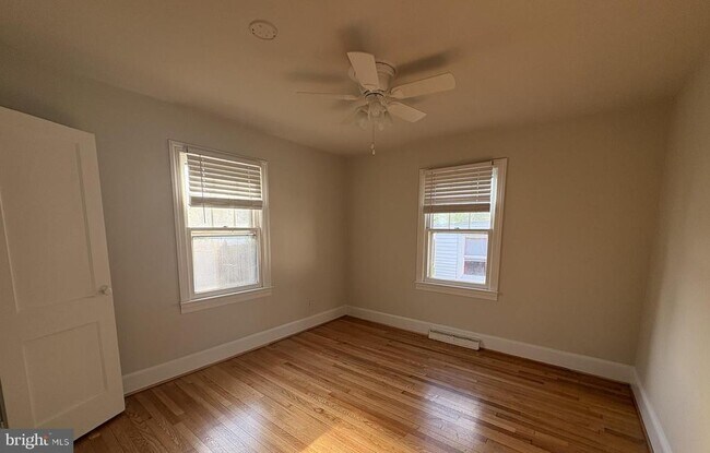 Foto del edificio - 331 Hanson Ave