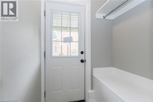 Building Photo - 200 Sheldon Ave N