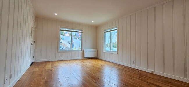 Foto del edificio - Golden Gate Heights: Remodeled, Spacious Studio w/ A/C, Laundry In-Unit and Dishwasher