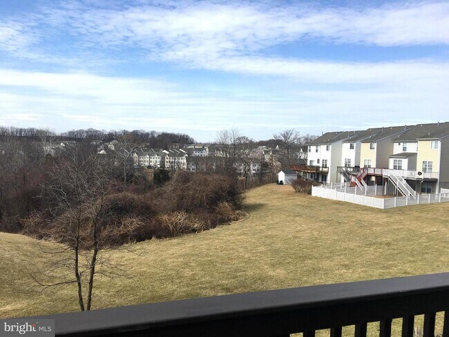 Foto del edificio - 1952 Glenroths Dr