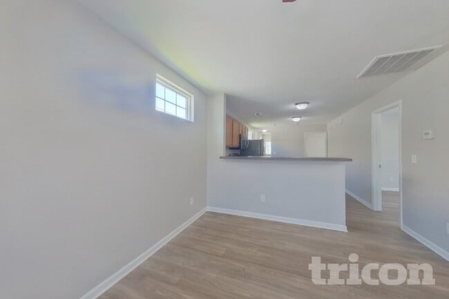 Building Photo - 712 Blazing Star Trl