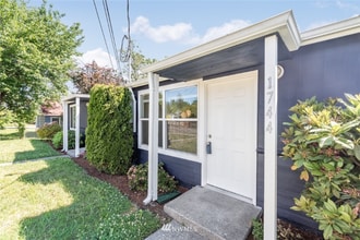 Building Photo - 1744 N Rainier Ave
