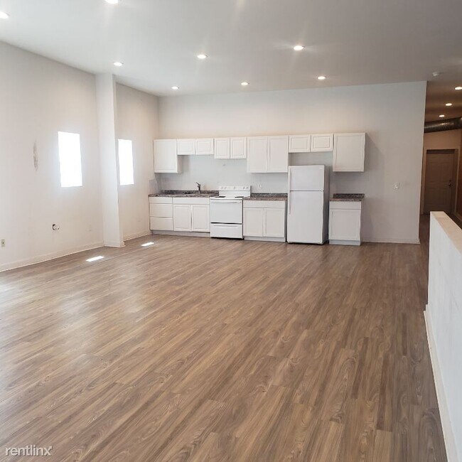 Building Photo - 1 br, 1 bath House - 1425 W. DOUGLAS B Unit B