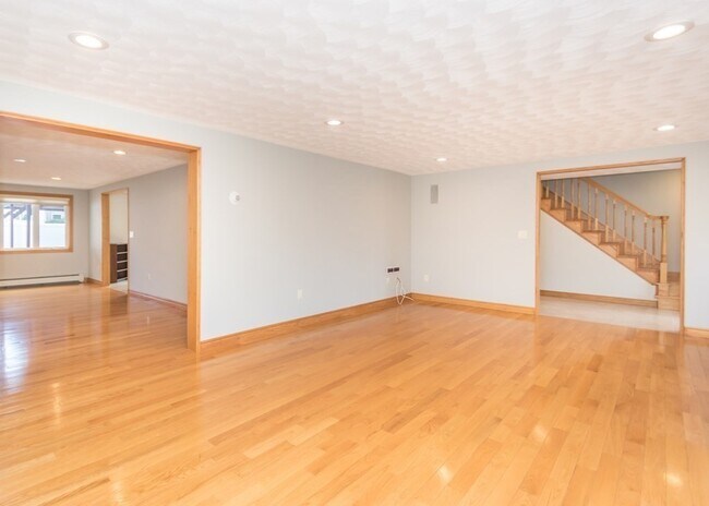 Building Photo - 129 Beal Rd