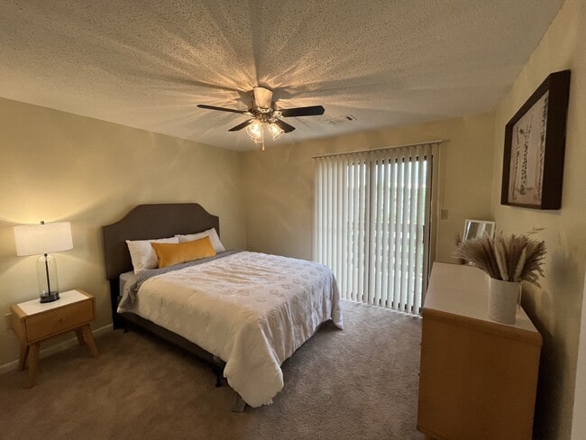 1BD - Monroeville Apartments at Belmont Ridge
