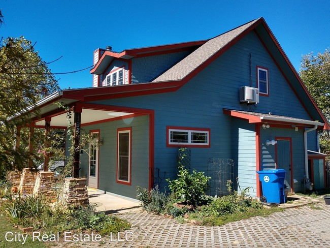 Building Photo - 3 br, 2 bath House - 198 Westwood Place