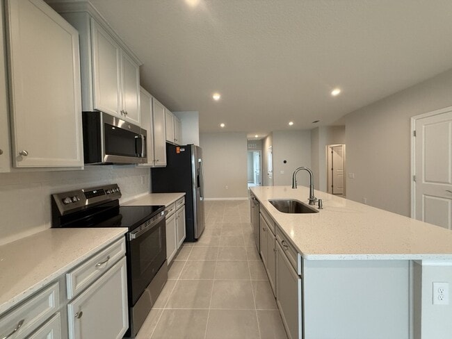 Building Photo - 499 Voltaire Dr