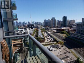 Building Photo - 36-17036 Lisgar St