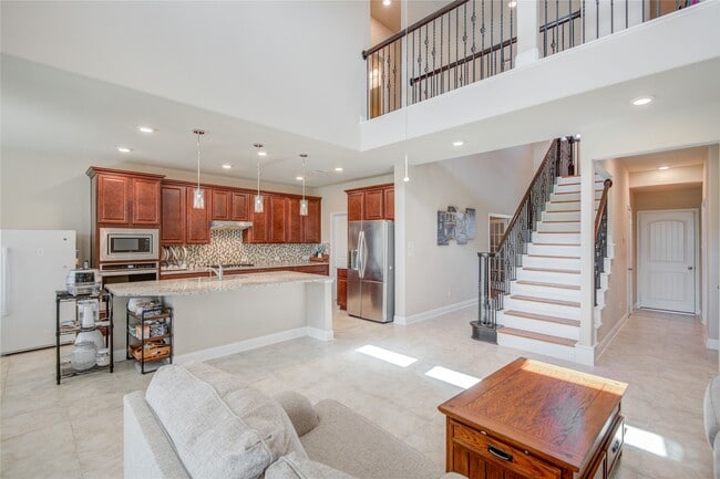 Building Photo - 12902 Oak Fls Dr