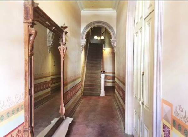 victorian grandure in common spaces - 1022 Spruce St