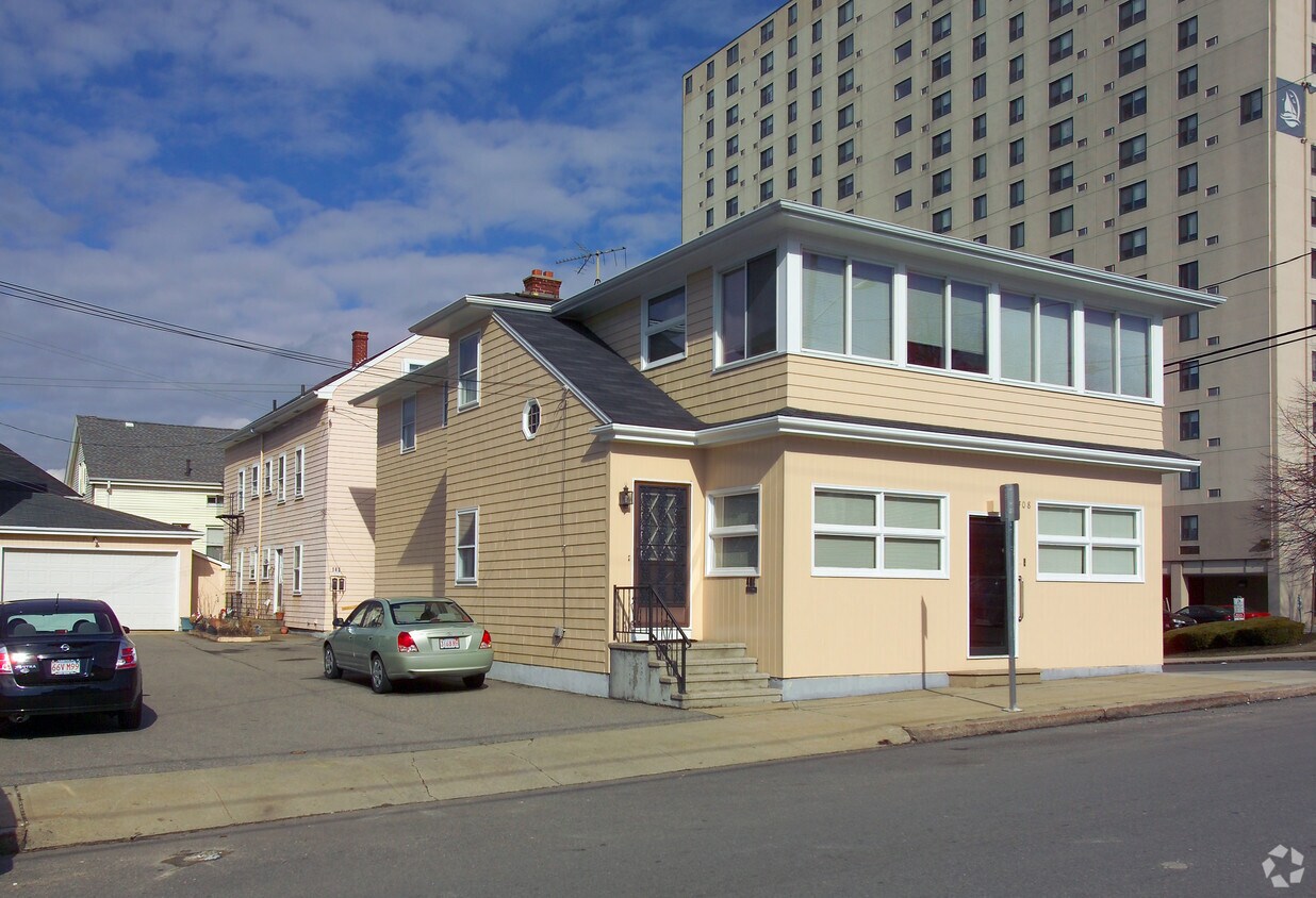 Primary Photo - 408 Ferry St