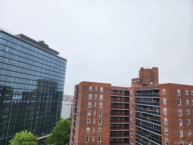 Building Photo - 98-20 62nd Dr