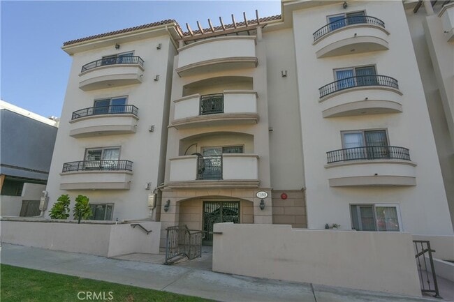 Photo - 11848 Kiowa Ave Apartment