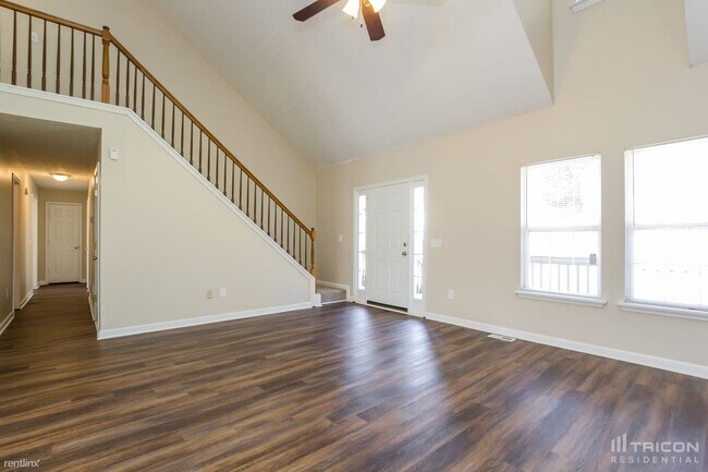 Building Photo - 158 Starlyn Dr