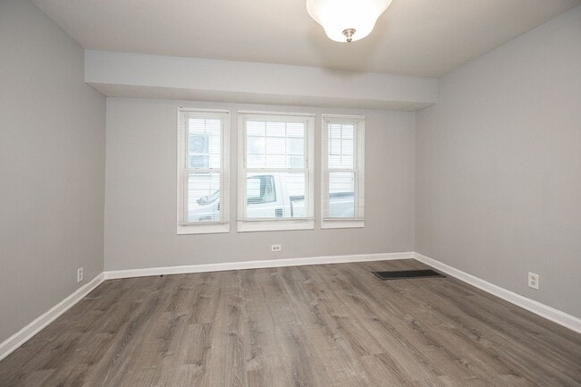 Building Photo - 3262 W122nd Street