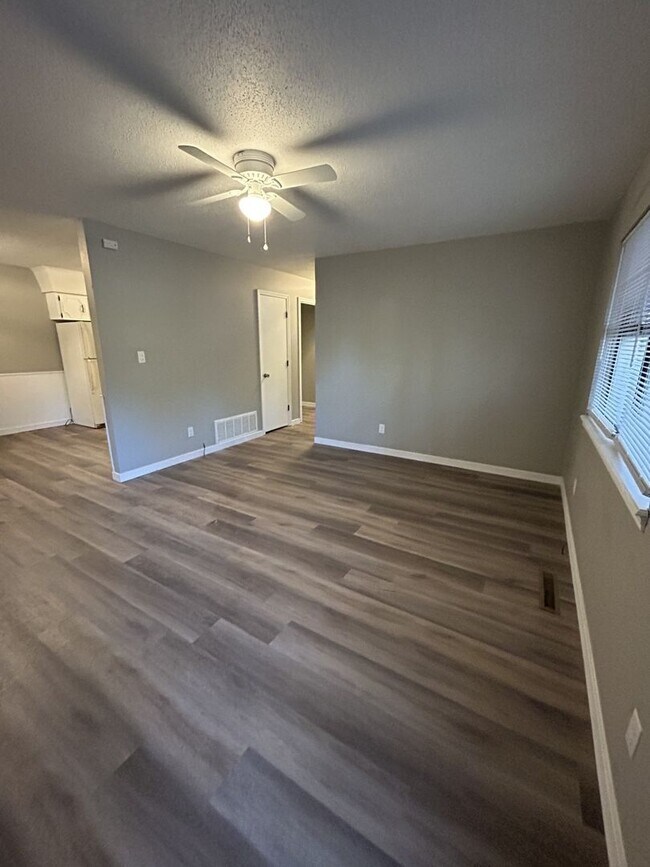 Foto del edificio - 905-907 N Rouse Duplex