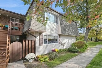 Building Photo - 138 Feller Dr