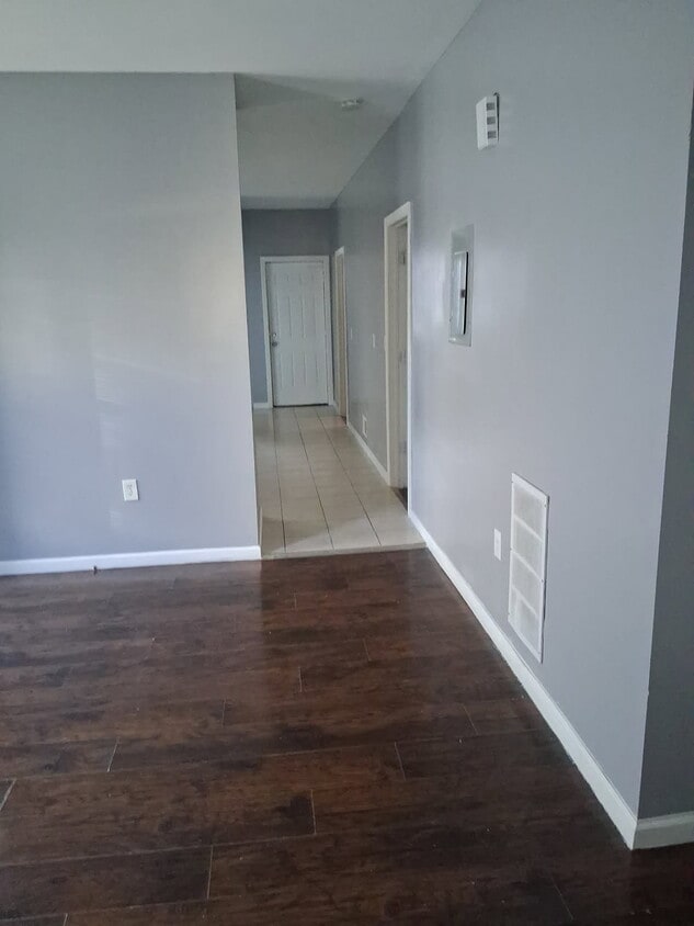 Primary Photo - 82 2nd St