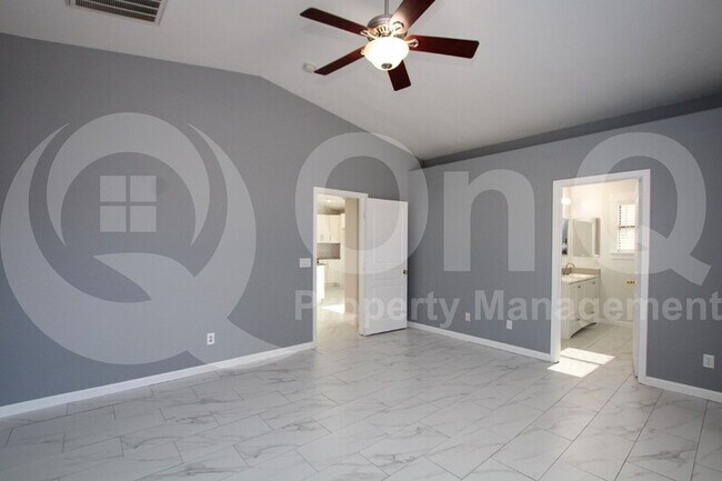 Foto del edificio - 1715 N Desert Willow St