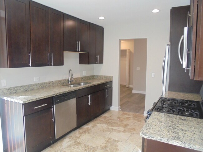 Building Photo - 1021 Boxwood Ct